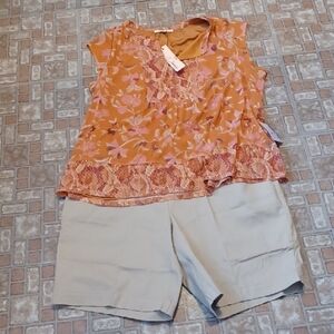Floral Orange Blouse and Beige Shorts Set Size 2xlarge Les Serein, Hanes Shorts